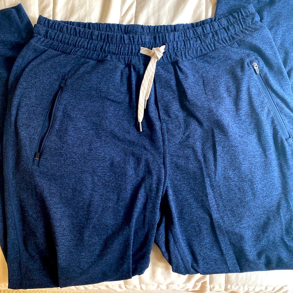 Navy men’s vuori jogger